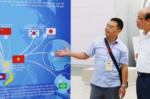 Nhiều trải nghiệm hấp dẫn tại khu trưng bày của Viện Hàn lâm Khoa học xã hội Việt Nam