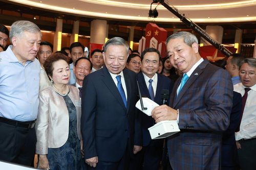 Vươn mình bằng chiều sâu văn hóa