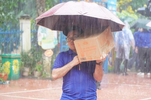 Minh chứng 'tình nguyện' là trường học lớn của trái tim