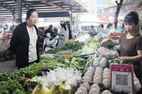 Chợ truyền thống bắt nhịp xu hướng tiêu dùng hiện đại