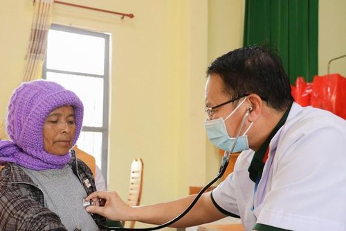 Hơn 300 hộ gia đình chính sách ở Đam Rông 4 được khám, cấp phát thuốc miễn phí