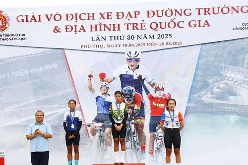 Hai cua-rơ nữ trẻ của Phú Thọ khẳng định bản lĩnh tại giải quốc gia