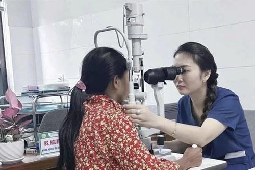 Cảnh báo bệnh về mắt trong mùa nắng nóng