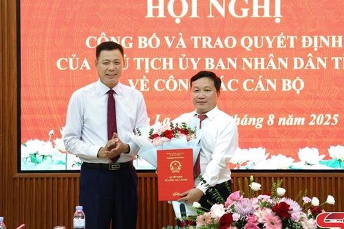Hội nghị công bố và trao quyết định bổ nhiệm Trưởng Ban Quản lý các khu công nghiệp tỉnh