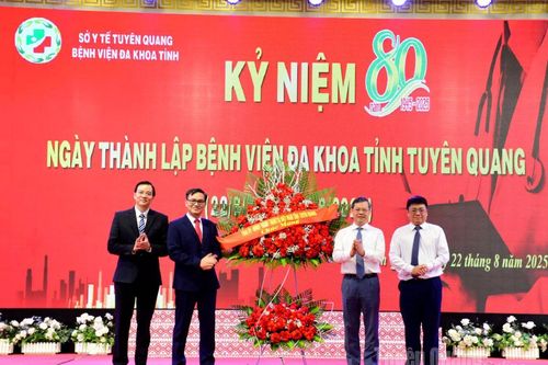 Xứng đáng là trung tâm khám chữa bệnh 'trọng điểm, uy tín' của tỉnh
