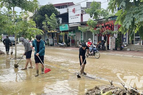 Sớm ổn định cuộc sống sau mưa lũ
