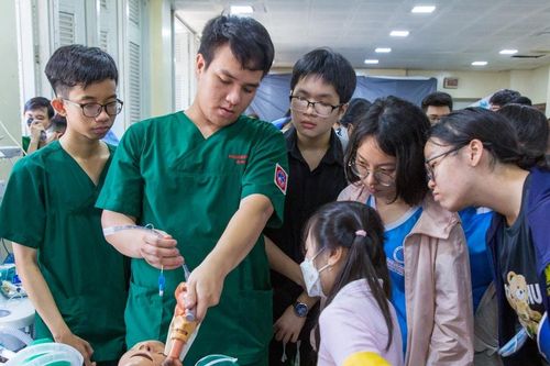 Trường Đại học Y Dược Thành phố Hồ Chí Minh và Đại học Y khoa Phạm Ngọc Thạch công bố điểm chuẩn năm 2025