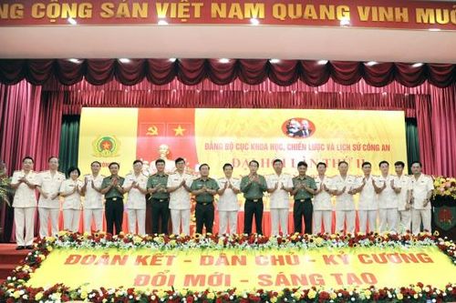 Phát huy vai trò công tác khoa học, công nghệ, chiến lược, lý luận của lực lượng CAND