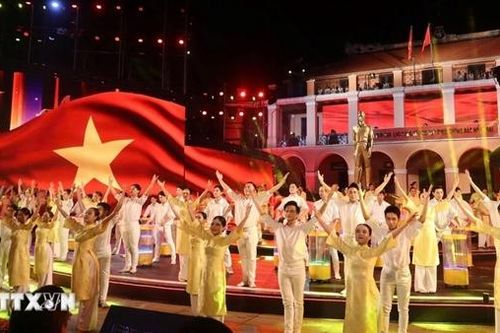 Đặc sắc chương trình chính luận nghệ thuật 'Thời cơ vàng'