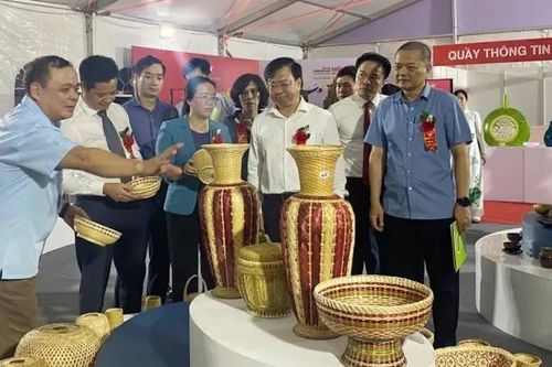 Hội chợ thương hiệu hàng xuất khẩu Việt Nam 2025