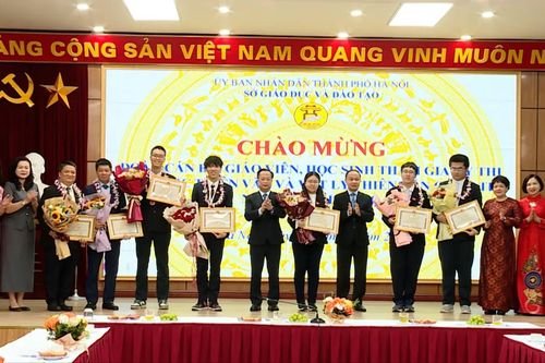 Học sinh Hà Nội giành 5 huy chương tại Olympic IOAA 2025