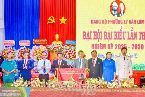Đổi mới tư duy, xây dựng đội ngũ cán bộ chuyên nghiệp, bản lĩnh
