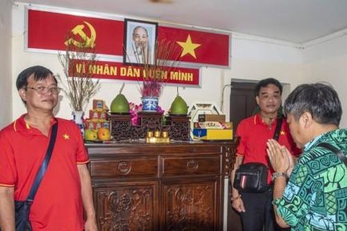 Núi sông khắc ghi ơn Người