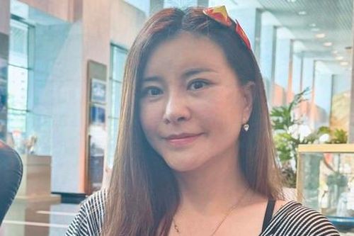 Mây - NSƯT Kim Oanh của 'Sóng ở đáy sông' khoe mặt mộc, NSND Thu Hà khen 'trẻ thế'
