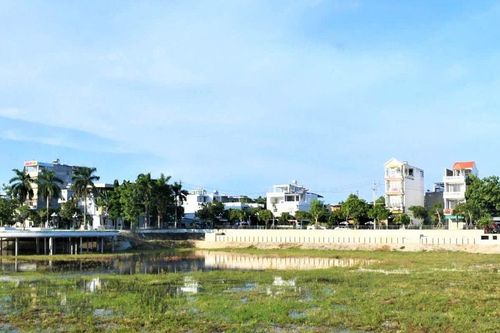 Sau cải tạo, hồ điều hòa giữa trung tâm Quảng Ngãi vẫn trơ đáy