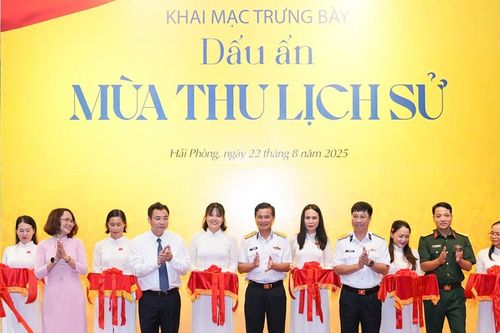 Hải Phòng: Trưng bày Chuyên đề 'Dấu ấn mùa thu lịch sử'