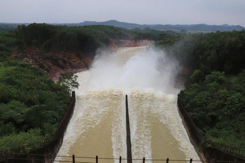 Hà Tĩnh lên 'kịch bản' xả tràn hồ Kẻ Gỗ