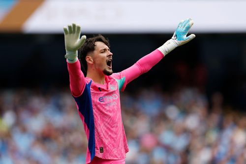 Tân binh Man City bị chế giễu