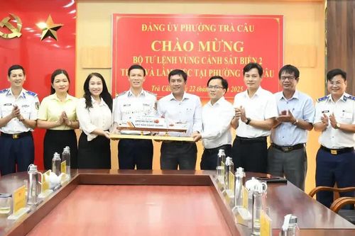 Vùng Cảnh sát biển 2 đồng hành với ngư dân và đồng bào dân tộc, tôn giáo tỉnh Quảng Ngãi