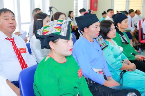 Giàu kinh tế, vững chính trị, đậm bản sắc nơi phên dậu