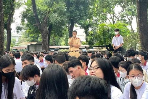 Từ vụ việc học sinh vi phạm trật tự giao thông: Cần coi trọng việc giáo dục đạo đức, lối sống