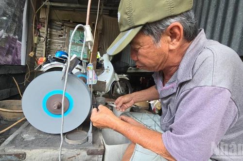 An Giang: Làng nghề lưỡi câu Mỹ Hòa vào mùa