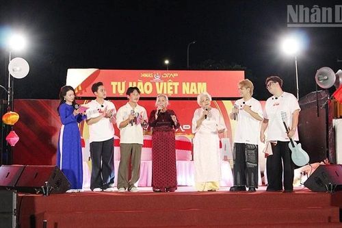 'Chuyến xe tự hào Việt Nam': Hành trình ý nghĩa tại Đà Nẵng
