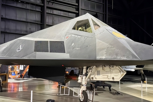 Quân sự thế giới hôm nay (23-8): Mỹ vẫn dùng máy bay ném bom tàng hình F-117?