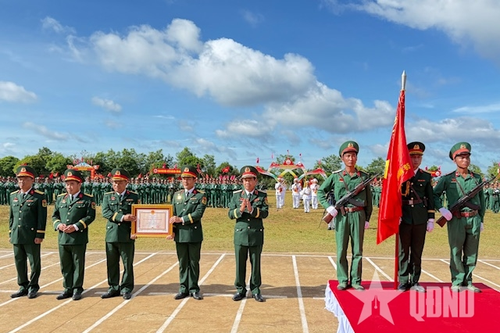 Trung đoàn 95 đón nhận Huân chương Bảo vệ Tổ quốc hạng Nhất