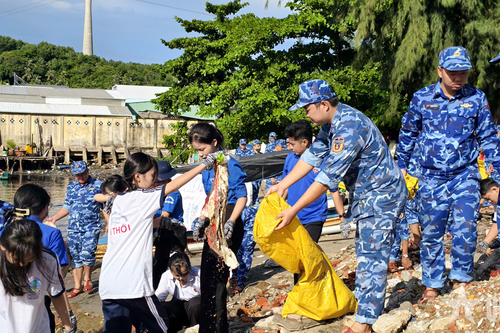 Bộ tư lệnh Vùng Cảnh sát biển 4: Chung tay vì 'Biển xanh, sạch, đẹp'