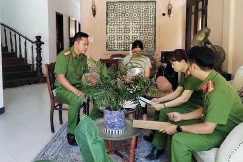 Bị phạt vì cho khách 'ở chui'