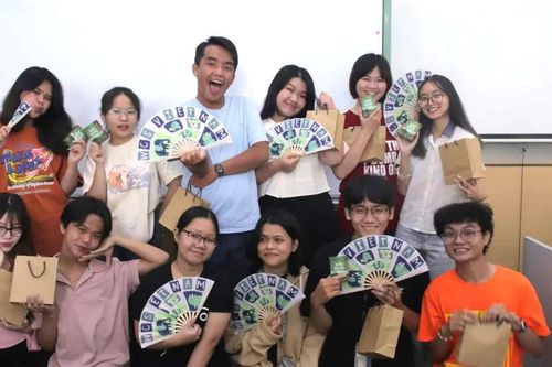 Người trẻ bảo vệ động vật hoang dã