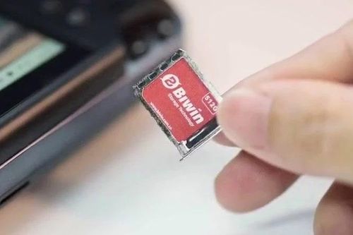 Ổ SSD siêu bé chỉ bằng thẻ sim, tháo lắp bằng đơn giản