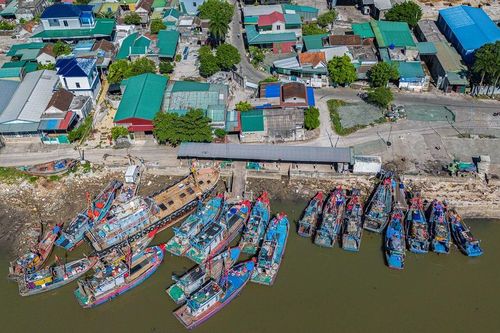 Nghệ An cấm biển, vận hành xả lũ nhà máy thủy điện lớn nhất Bắc Trung Bộ