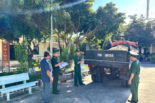 Đồn Biên phòng Xuân Đài xử phạt 2 vụ vi phạm hành chính
