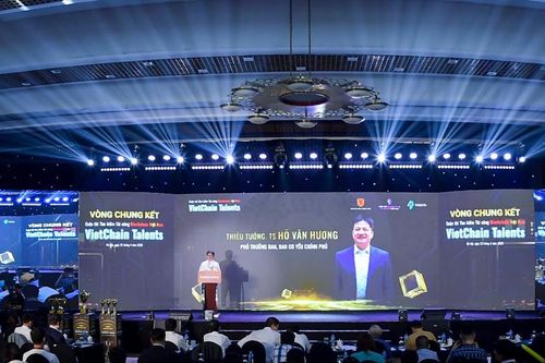 Hơn 3,5 tỷ đồng đã được trao tại vòng chung kết Tìm kiếm Tài năng Blockchain Việt Nam