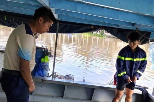 Thuyền viên 17 tuổi tử vong khi giúp ghe cát quay đầu