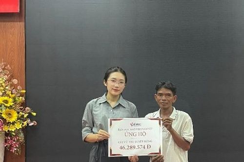 Chị Vũ Thị Tuyết Hồng bị tai nạn gãy chân được bạn đọc giúp đỡ hơn 46 triệu đồng