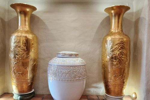 Chiêm ngưỡng sản phẩm gốm phủ vàng nano 24K độc đáo