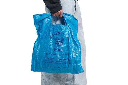 Chiếc túi nhàu nhĩ như túi nilon giá 26 triệu khiến dân chơi choáng váng