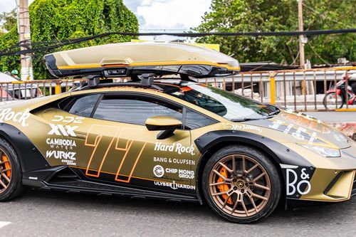 Siêu xe Lamborghini bản offroad giá 15 tỷ lộ diện tại TPHCM, gầm cao như sedan