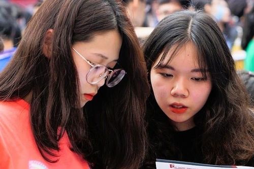 Trường ĐH Kinh tế - ĐH Quốc gia Hà Nội công bố điểm chuẩn năm 2025