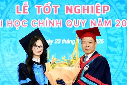 Một nửa số sinh viên Kinh tế Quốc dân tốt nghiệp Xuất sắc, nhiều thủ khoa 4.0