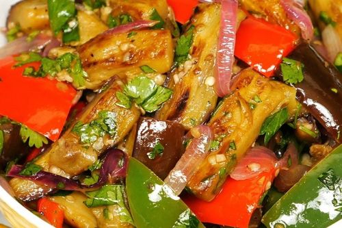 Hướng dẫn nấu ăn: Món cà tím chua cay giúp eo thon, dáng đẹp, da sáng mịn