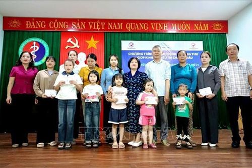 Quảng Trị: Hỗ trợ trẻ em mắc ung thư có hoàn cảnh đặc biệt khó khăn