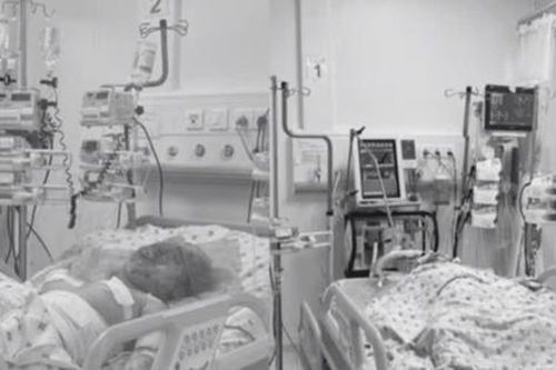 Liên tiếp những vụ cha mẹ gây thương vong cho con: Người lớn nghĩ quẩn, con trẻ gánh chịu