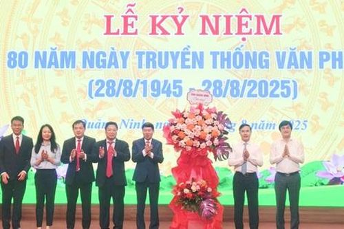 Kỷ niệm 80 năm Ngày truyền thống Văn phòng ngành Y tế