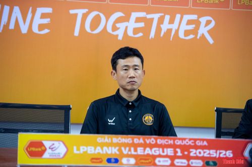 HLV Đông Á Thanh Hóa: 'Lần đầu tiên trong sự nghiệp tôi để thua 4 bàn'