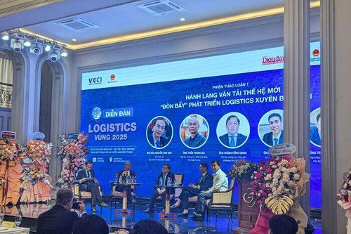 'Việt Nam sẽ sớm cạnh tranh với Singapore trong lĩnh vực cảng biển'