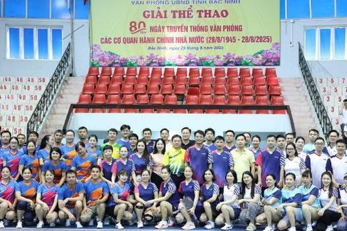 Hơn 100 vận động viên tham gia giải thể thao nhân Ngày truyền thống Văn phòng cơ quan hành chính Nhà nước